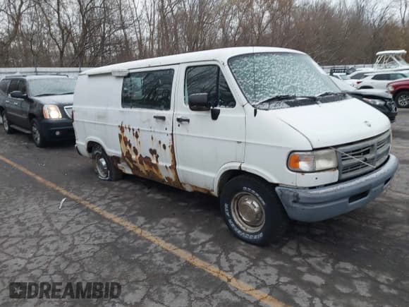 ✅ 1996 Dodge RAM • VIN: 2B7HB21X6TK139766 • Lot: 43639613. Listed on IAAI with 130,428 mi. Free auction sales archive from the USA and detailed vehicle history report at DreamBid. Image 1.