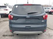 ✅ 2019 Ford Escape SE • VIN: 1FMCU0GD5KUB97930 • Lot: 43737106. Wystawiony na IAAI z przebiegiem 181 175 mil. Bezpłatny archiwum sprzedaży aukcyjnych z USA i szczegółowy raport historii pojazdu na DreamBid. Zdjęcie 16.