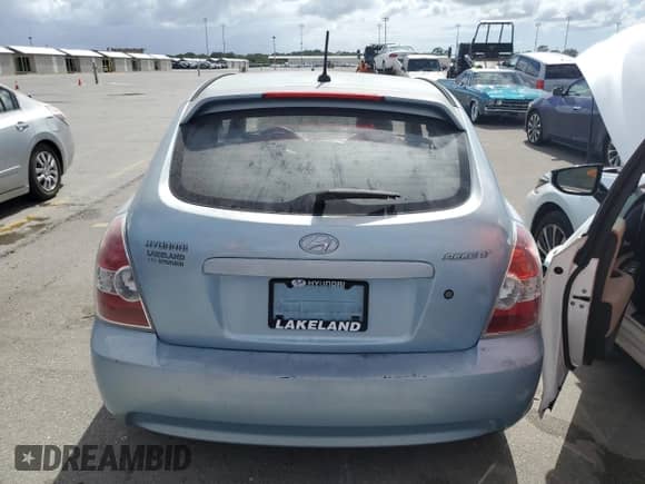 2010 Hyundai Accent GS z VIN KMHCM3AC4AU153076, wystawiony jako Copart lot #76299444 z przebiegiem Nie podano mil oraz Szkoda całkowita • Salvage title. Historia ofert i sprzedaży dostępna na DreamBid. Obrazek 6.