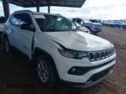✅ 2025 Jeep Compass Latitude • VIN: 3C4NJDBNXST504032 • Lot: 43421601. Wystawiony na IAAI z przebiegiem 15 238 mil. Bezpłatny archiwum sprzedaży aukcyjnych z USA i szczegółowy raport historii pojazdu na DreamBid. Zdjęcie 1.