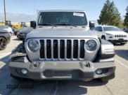 ✅ 2020 Jeep Gladiator Sport S • VIN: 1C6HJTAG5LL136535 • Lot: 64262675. Wystawiony na Copart z przebiegiem 67 177 mil. Bezpłatny archiwum sprzedaży aukcyjnych z USA i szczegółowy raport historii pojazdu na DreamBid. Zdjęcie 5.