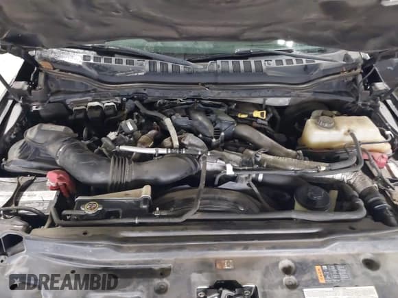 ✅ 2018 Ford F-250 XL • VIN: 1FT7W2BT0JEB71240 • Lot: 41740430. Wystawiony na IAAI z przebiegiem 89 803 mil. Bezpłatny archiwum sprzedaży aukcyjnych z USA i szczegółowy raport historii pojazdu na DreamBid. Zdjęcie 10.