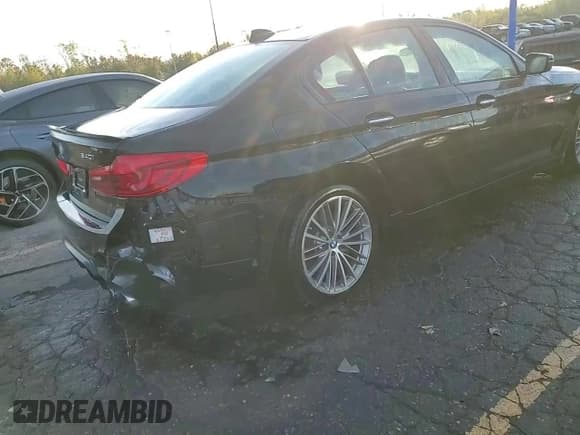 ✅ 2018 BMW 5 Series 540i xDrive • VIN: WBAJE7C58JWD52568 • Lot: 84784725. Wystawiony na Copart z przebiegiem 108 552 mil. Bezpłatny archiwum sprzedaży aukcyjnych z USA i szczegółowy raport historii pojazdu na DreamBid. Zdjęcie 13.