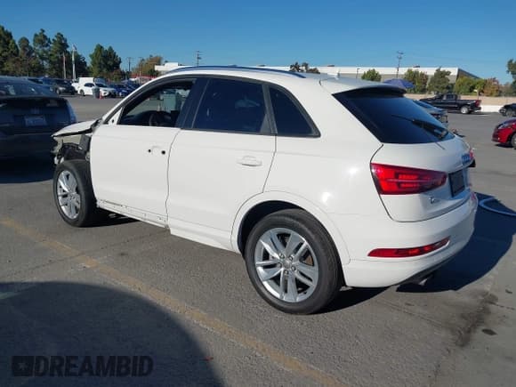 ✅ 2018 Audi Q3 Premium • VIN: WA1BCCFS1JR025281 • Лот: 43562933. Опубликован ранее на IAAI с пробегом 106 138 миль. Бесплатный доступ к архиву аукционных продаж из США и подробный отчёт об истории автомобиля на DreamBid. Изображение 3.