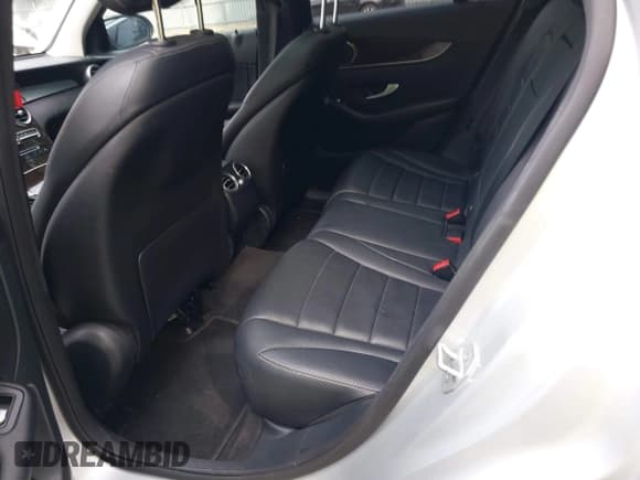 ✅ 2016 Mercedes-Benz GLC 300 • VIN: WDC0G4JBXGF033897 • Lot: 39965363. Wystawiony na IAAI z przebiegiem 114 093 mil. Bezpłatny archiwum sprzedaży aukcyjnych z USA i szczegółowy raport historii pojazdu na DreamBid. Zdjęcie 8.