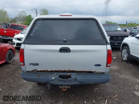 ✅ 2002 Ford F-150 XL • VIN: 1FTRX18L52NB18963 • Lot: 42042014. Wystawiony na IAAI z przebiegiem 229 262 mil. Bezpłatny archiwum sprzedaży aukcyjnych z USA i szczegółowy raport historii pojazdu na DreamBid. Zdjęcie 16.