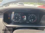 ✅ 2019 Land Rover Discovery HSE • VIN: SALRR2RV1K2401693 • Lot: 69376865. Wystawiony na Copart z przebiegiem 121 506 mil. Bezpłatny archiwum sprzedaży aukcyjnych z USA i szczegółowy raport historii pojazdu na DreamBid. Zdjęcie 9.