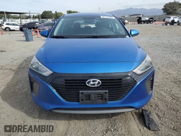 ✅ 2018 Hyundai Ioniq Blue • VIN: KMHC65LC6JU097757 • Лот: 82177064. Размещён на Copart с пробегом 140 361 миль миль. Получите бесплатный доступ к архиву аукционных продаж из США и посмотрите подробный отчёт об истории автомобиля на DreamBid. Изображение 5.