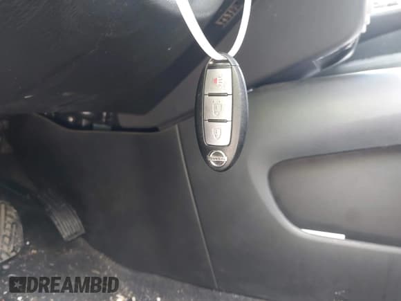 ✅ 2015 Nissan Pathfinder SL • VIN: 5N1AR2MM8FC639152 • Lot: 42234967. Wystawiony na IAAI z przebiegiem 187 061 mil. Bezpłatny archiwum sprzedaży aukcyjnych z USA i szczegółowy raport historii pojazdu na DreamBid. Zdjęcie 11.