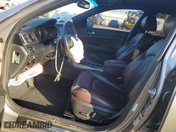 ✅ 2016 Kia Optima SXL Turbo • VIN: 5XXGV4L29GG113085 • Lot: 86549405. Wystawiony na Copart z przebiegiem 128 628 mil. Bezpłatny archiwum sprzedaży aukcyjnych z USA i szczegółowy raport historii pojazdu na DreamBid. Zdjęcie 7.