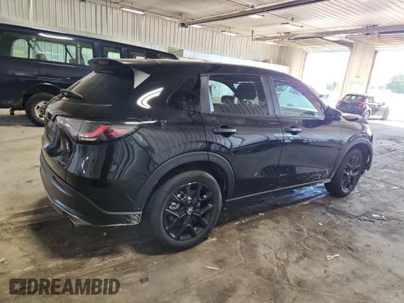 ✅ 2025 Honda HR-V Sport • VIN: 3CZRZ2H56SM730577 • Lot: 85387525. Listed on Copart with 10,748 mi. Free auction sales archive from the USA and detailed vehicle history report at DreamBid. Image 3.