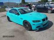 ✅ 2011 BMW M3 • VIN: WBSKG9C59BE645809 • Lot: 43564859. Wystawiony na IAAI z przebiegiem 129 374 mil. Bezpłatny archiwum sprzedaży aukcyjnych z USA i szczegółowy raport historii pojazdu na DreamBid. Zdjęcie 1.