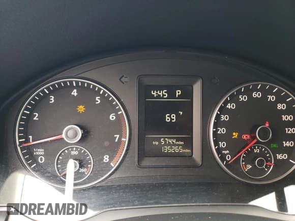 ✅ 2010 Volkswagen Jetta Limited Edition • VIN: 3VWAZ7AJ3AM094221 • Lot: 57469665. Listed on Copart with 135,265 mi. Free auction sales archive from the USA and detailed vehicle history report at DreamBid. Image 9.