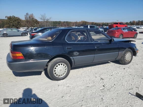 ✅ 1992 Lexus LS • VIN: JT8UF11E8N0109652 • Лот: 92362685. Опубликован ранее на Copart с пробегом 141 626 миль. Бесплатный доступ к архиву аукционных продаж из США и подробный отчёт об истории автомобиля на DreamBid. Изображение 3.