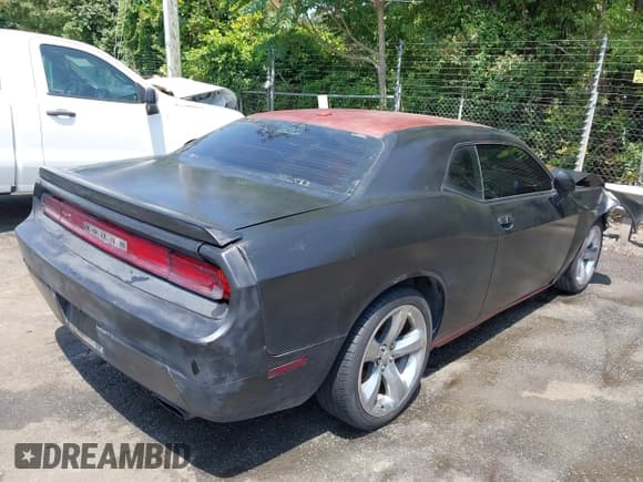 ✅ 2013 Dodge Challenger SXT • VIN: 2C3CDYAG1DH500606 • Лот: 42307488. Опубликован ранее на IAAI с пробегом 200 486 миль. Бесплатный доступ к архиву аукционных продаж из США и подробный отчёт об истории автомобиля на DreamBid. Изображение 4.