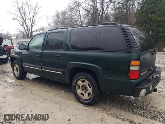 ✅ 2004 Chevrolet Suburban LT • VIN: 1GNFK16Z04J152285 • Lot: 83784154. Listed on Copart with 171,232 mi. Free auction sales archive from the USA and detailed vehicle history report at DreamBid. Image 2.