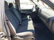 ✅ 2007 Chevrolet Silverado 1500 1LT • VIN: 2GCEC13J671716942 • Lot: 42616878. Wystawiony na IAAI z przebiegiem 229 113 mil. Bezpłatny archiwum sprzedaży aukcyjnych z USA i szczegółowy raport historii pojazdu na DreamBid. Zdjęcie 5.