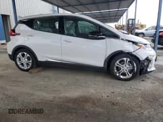 2020 Chevrolet Bolt EV LT z VIN 1G1FY6S0XL4103628, wystawiony jako Copart lot #37948974 z przebiegiem Nie podano mil oraz . Historia ofert i sprzedaży dostępna na DreamBid. Obrazek 4.