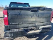 ✅ 2023 Chevrolet Silverado 1500 Work Truck • VIN: 1GCRDAEK1PZ231054 • Lot: 41796877. Wystawiony na IAAI z przebiegiem 34 206 mil. Bezpłatny archiwum sprzedaży aukcyjnych z USA i szczegółowy raport historii pojazdu na DreamBid. Zdjęcie 18.