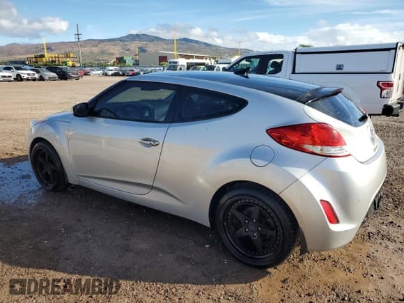 ✅ 2013 Hyundai Veloster w/Black Int • VIN: KMHTC6AD4DU163477 • Lot: 74700604. Wystawiony na Copart z przebiegiem 109 184 mil. Bezpłatny archiwum sprzedaży aukcyjnych z USA i szczegółowy raport historii pojazdu na DreamBid. Zdjęcie 2.