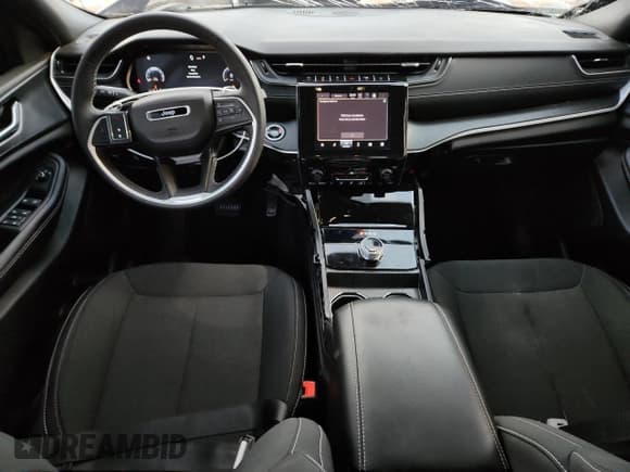 ✅ 2025 Jeep Grand Cherokee Laredo X • VIN: 1C4RJKAGXS8686421 • Lot: 81480555. Wystawiony na Copart z przebiegiem 9 651 mil. Bezpłatny archiwum sprzedaży aukcyjnych z USA i szczegółowy raport historii pojazdu na DreamBid. Zdjęcie 8.