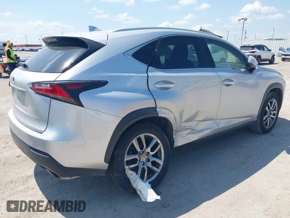 ✅ 2015 Lexus NX 200t • VIN: JTJYARBZXF2011923 • Lot: 42965037. Wystawiony na IAAI z przebiegiem 72 065 mil. Bezpłatny archiwum sprzedaży aukcyjnych z USA i szczegółowy raport historii pojazdu na DreamBid. Zdjęcie 4.