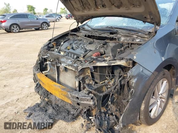 ✅ 2015 Toyota Corolla LE Eco • VIN: 5YFBPRHE9FP229283 • Lot: 42891889. Wystawiony na IAAI z przebiegiem 103 244 mil. Bezpłatny archiwum sprzedaży aukcyjnych z USA i szczegółowy raport historii pojazdu na DreamBid. Zdjęcie 6.