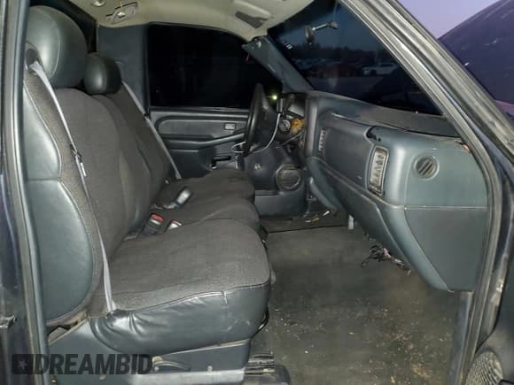 ✅ 2000 Chevrolet Silverado 1500 • VIN: 1GCEC14W8YZ204540 • Лот: 79691594. Опубликован ранее на Copart с пробегом Не указан. Бесплатный доступ к архиву аукционных продаж из США и подробный отчёт об истории автомобиля на DreamBid. Изображение 10.