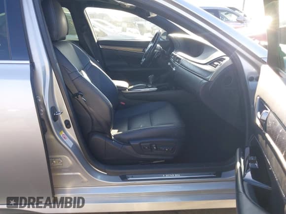 ✅ 2018 Lexus GS 350 • VIN: JTHCZ1BL1JA009946 • Лот: 43797150. Опубликован ранее на IAAI с пробегом 71 617 миль. Бесплатный доступ к архиву аукционных продаж из США и подробный отчёт об истории автомобиля на DreamBid. Изображение 5.