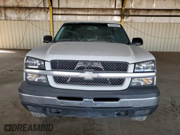 ✅ 2005 Chevrolet Silverado 1500 LS • VIN: 1GCEK19V05Z102728 • Lot: 42457325. Wystawiony na Copart z przebiegiem 313 488 mil mil. Skorzystaj z bezpłatnego archiwum sprzedaży aukcyjnych z USA i zobacz szczegółowy raport historii pojazdu na DreamBid. Zdjęcie 5.