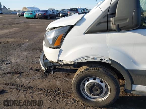 ✅ 2023 Ford Transit Cargo • VIN: 1FTBR1C8XPKB46362 • Lot: 41530807. Listed on IAAI with 46,779 mi. Free auction sales archive from the USA and detailed vehicle history report at DreamBid. Image 18.