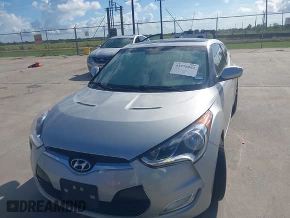 ✅ 2012 Hyundai Veloster w/Red Int • VIN: KMHTC6AD4CU053866 • Lot: 43278884. Wystawiony na IAAI z przebiegiem 155 497 mil. Bezpłatny archiwum sprzedaży aukcyjnych z USA i szczegółowy raport historii pojazdu na DreamBid. Zdjęcie 12.