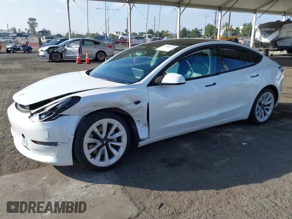 ✅ 2022 Tesla Model 3 Long Range • VIN: 5YJ3E1EB9NF183244 • Lot: 43486332. Wystawiony na IAAI z przebiegiem 104 530 mil. Bezpłatny archiwum sprzedaży aukcyjnych z USA i szczegółowy raport historii pojazdu na DreamBid. Zdjęcie 2.