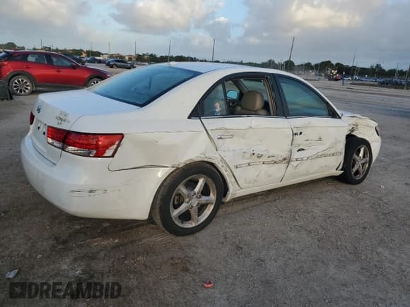 ✅ 2008 Hyundai Sonata SE • VIN: 5NPEU46C28H331793 • Лот: 78307384. Опубликован ранее на Copart с пробегом 180 274 миль. Бесплатный доступ к архиву аукционных продаж из США и подробный отчёт об истории автомобиля на DreamBid. Изображение 3.