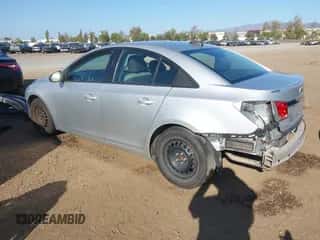 2015 Chevrolet Cruze LS z VIN 1G1PB5SH6F7164936, wystawiony jako IAAI lot #43354168 z przebiegiem 77 345 mil mil oraz . Historia ofert i sprzedaży dostępna na DreamBid. Obrazek 3.