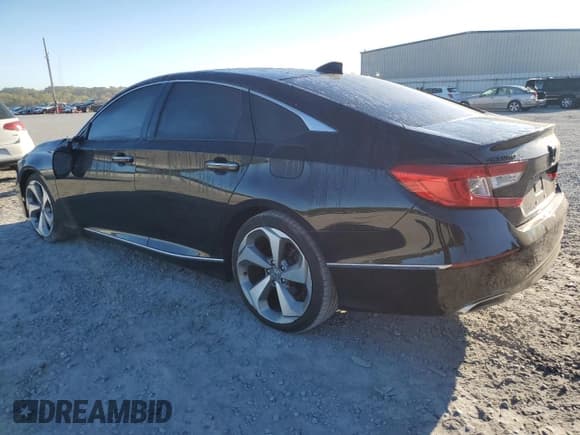 ✅ 2018 Honda Accord Touring • VIN: 1HGCV2F97JA001840 • Lot: 82438225. Wystawiony na Copart z przebiegiem 116 160 mil. Bezpłatny archiwum sprzedaży aukcyjnych z USA i szczegółowy raport historii pojazdu na DreamBid. Zdjęcie 2.
