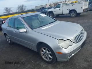 ✅ 2004 Mercedes-Benz C 320 • VIN: WDBRF64J74F481703 • Lot: 41198886. Listed on IAAI with 221,437 mi. Free auction sales archive from the USA and detailed vehicle history report at DreamBid. Image 1.