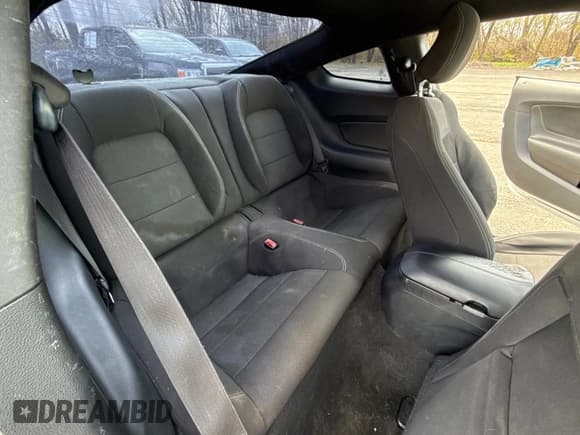 ✅ 2016 Ford Mustang V6 • VIN: 1FA6P8AM6G5336289 • Лот: 52739715. Опубликован ранее на Copart с пробегом 104 909 миль. Бесплатный доступ к архиву аукционных продаж из США и подробный отчёт об истории автомобиля на DreamBid. Изображение 6.