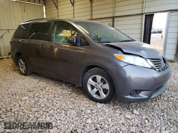 ✅ 2017 Toyota Sienna LE • VIN: 5TDKZ3DC8HS885254 • Lot: 92038915. Wystawiony na Copart z przebiegiem 101 337 mil. Bezpłatny archiwum sprzedaży aukcyjnych z USA i szczegółowy raport historii pojazdu na DreamBid. Zdjęcie 4.