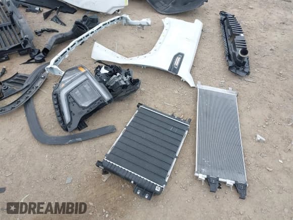 ✅ 2025 GMC Sierra 1500 Elevation • VIN: 1GTVUCE86SZ141843 • Lot: 42608558. Wystawiony na IAAI z przebiegiem 1 373 mil. Bezpłatny archiwum sprzedaży aukcyjnych z USA i szczegółowy raport historii pojazdu na DreamBid. Zdjęcie 18.