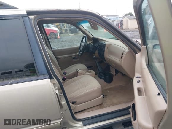 ✅ 1999 Ford Explorer XL • VIN: 1FMZU34X1XZA62951 • Лот: 43663817. Опубликован ранее на IAAI с пробегом 220 290 миль. Бесплатный доступ к архиву аукционных продаж из США и подробный отчёт об истории автомобиля на DreamBid. Изображение 5.