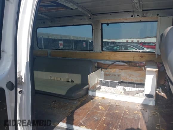 ✅ 2002 Ford Econoline Passenger XL • VIN: 1FMRE11W62HA51455 • Lot: 42778538. Listed on IAAI with 109,986 mi. Free auction sales archive from the USA and detailed vehicle history report at DreamBid. Image 8.