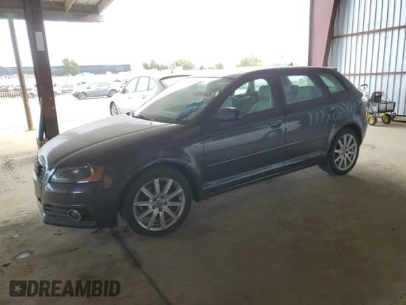 ✅ 2011 Audi A3 Premium Plus • VIN: WAUKEAFM0BA012945 • Лот: 46547895. Опубликован ранее на Copart с пробегом 86 170 миль. Бесплатный доступ к архиву аукционных продаж из США и подробный отчёт об истории автомобиля на DreamBid. Изображение 1.