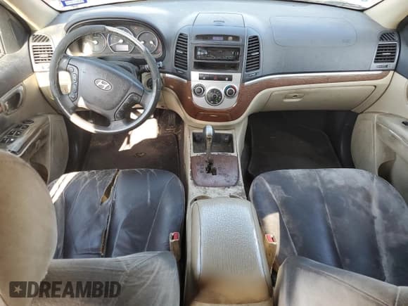 ✅ 2008 Hyundai Santa Fe GLS • VIN: 5NMSG13D08H181850 • Lot: 84327844. Listed on Copart with 233,978 mi. Free auction sales archive from the USA and detailed vehicle history report at DreamBid. Image 8.