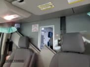 ✅ 2018 Ford Transit • VIN: 1FDYR2CM0JKA75589 • Lot: 48477245. Wystawiony na Copart z przebiegiem 65 267 mil. Bezpłatny archiwum sprzedaży aukcyjnych z USA i szczegółowy raport historii pojazdu na DreamBid. Zdjęcie 10.