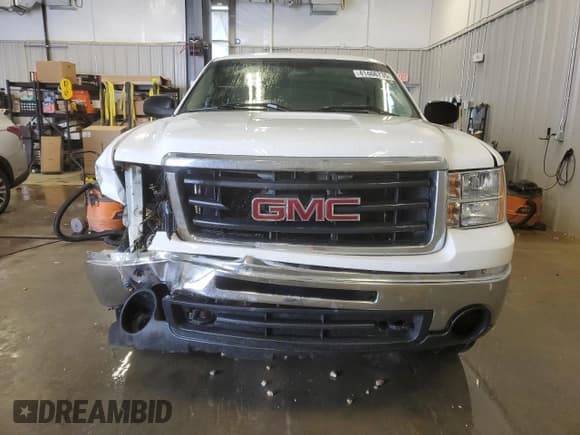 ✅ 2009 GMC Sierra 1500 • VIN: 1GTEK24C49Z239804 • Lot: 41466735. Wystawiony na Copart z przebiegiem 175 019 mil. Bezpłatny archiwum sprzedaży aukcyjnych z USA i szczegółowy raport historii pojazdu na DreamBid. Zdjęcie 5.