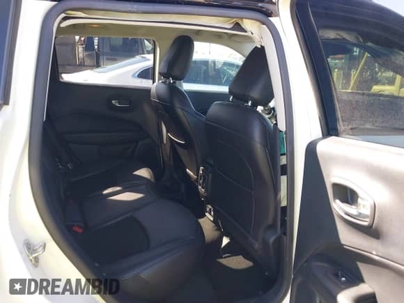 2020 Jeep Compass Latitude с VIN 3C4NJDBBXLT203932, выставлен на аукционе IAAI как лот 41830978 с пробегом 49 421 миль миль и . История ставок и продаж доступна на DreamBid. Изображение 8.