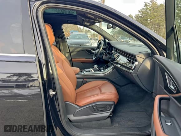 ✅ 2020 Audi Q7 Prestige • VIN: WA1VXAF79LD010397 • Лот: 96627625. Опубликован ранее на Copart с пробегом 76 464 миль. Бесплатный доступ к архиву аукционных продаж из США и подробный отчёт об истории автомобиля на DreamBid. Изображение 5.