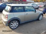 ✅ 2009 MINI Hardtop S • VIN: WMWMF73529TT99485 • Лот: 43543003. Опубликован ранее на IAAI с пробегом 101 131 миль. Бесплатный доступ к архиву аукционных продаж из США и подробный отчёт об истории автомобиля на DreamBid. Изображение 4.