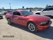 ✅ 2005 Ford Mustang GT Deluxe • VIN: 1ZVFT82H855226457 • Лот: 86697535. Опубликован ранее на Copart с пробегом 116 234 миль. Бесплатный доступ к архиву аукционных продаж из США и подробный отчёт об истории автомобиля на DreamBid. Изображение 4.